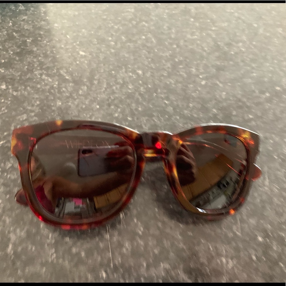 Tortoise sunnies